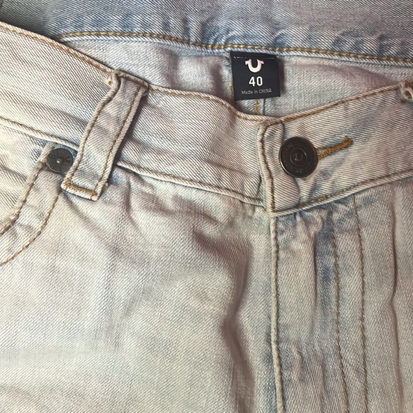 True Religion Big T size 40 men’s, color light denim wash - Picture 2 of 3